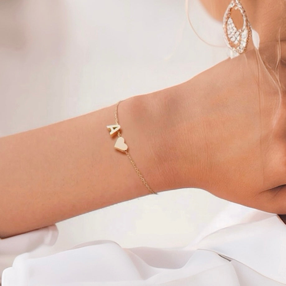 𝑩𝒓𝒂𝒄𝒆𝒍𝒆𝒕𝒔