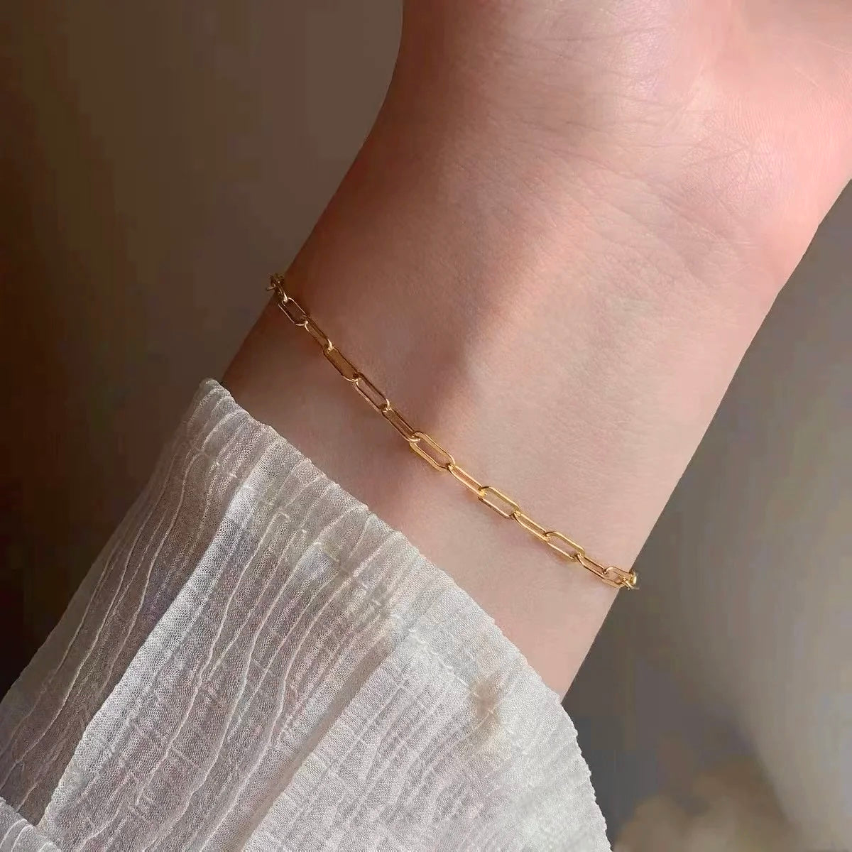 ÈVE Paperclip Chain Bracelet