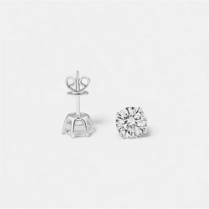 AUDREY Classic Four‑Prong Stud Earrings 