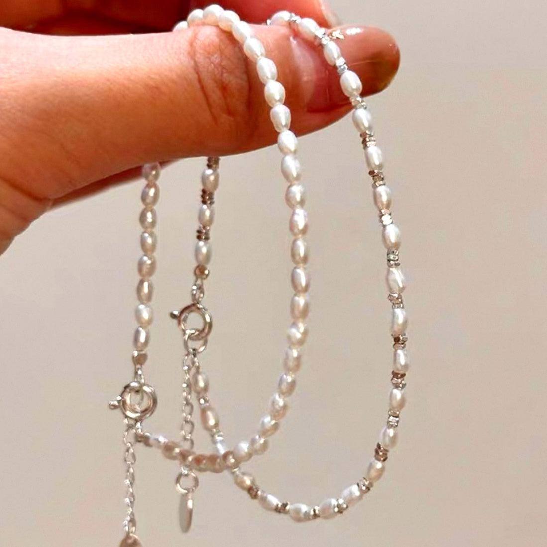 MIRA Oval Pearl Bracelet